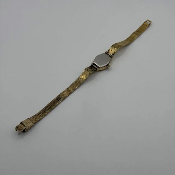 Vintage Bulova Gold Tone Hexagonal Manual Wind Mesh Bracelet Women\'s Watch